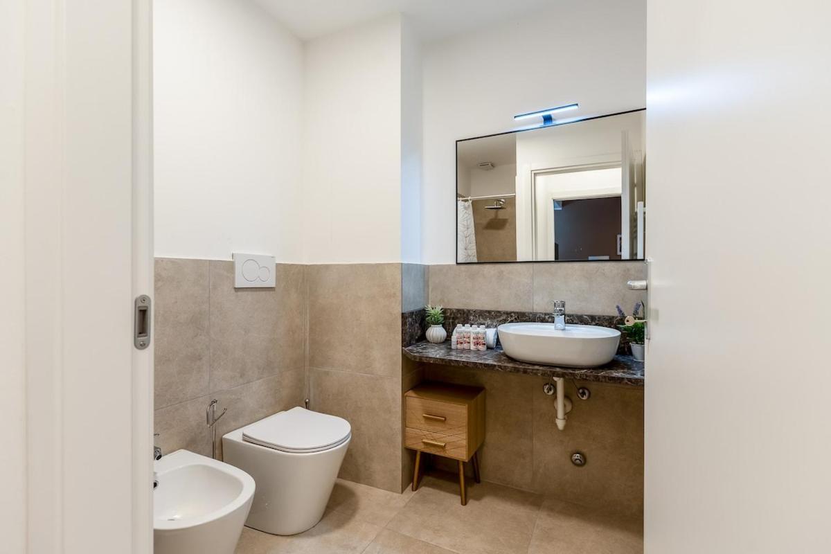 Authentic Private Flat 2 Min From Navigli Apartman Milánó Kültér fotó